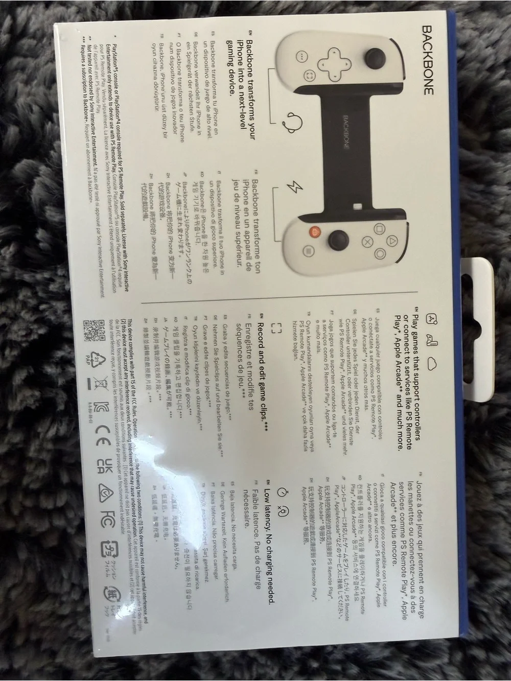 Sony Backbone Mobile Controller - White and Black Accents